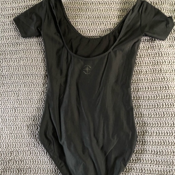 Black short sleeve Wear Moi ballet leotard - Picture 2 of 3